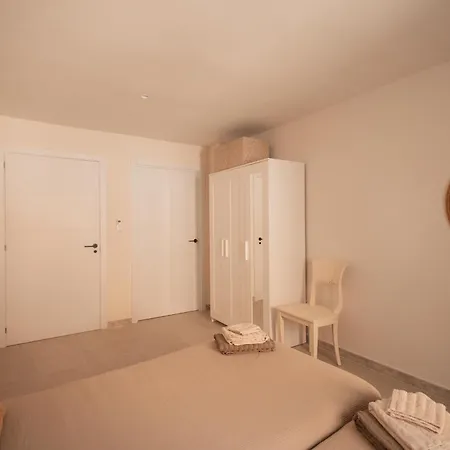 Casa Mona Apartment *